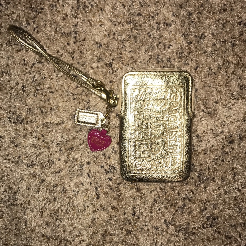 Coach Poppy Wristlet NWOT